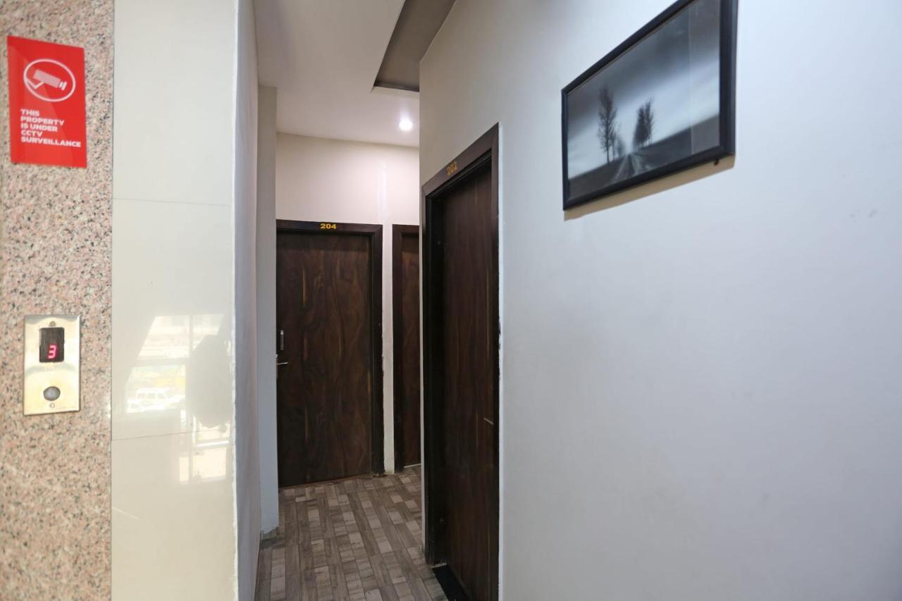 Oyo 6325 Hotel Kiran Rāipur Exterior foto